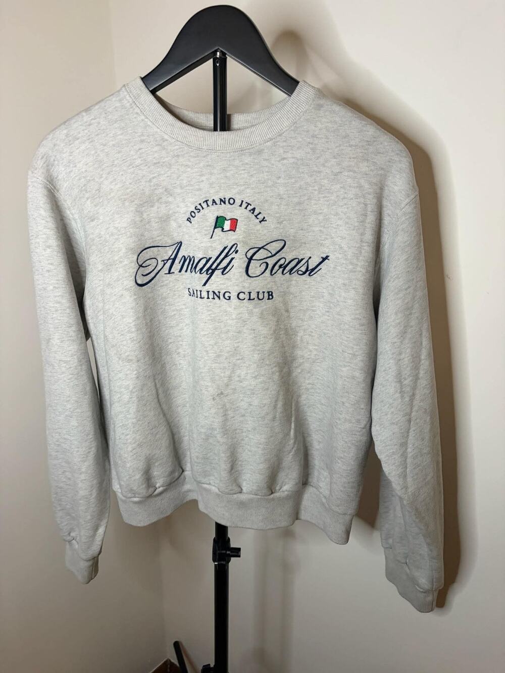 Hollister Amalfi Coast Gray Crewneck Sweatshirt Small